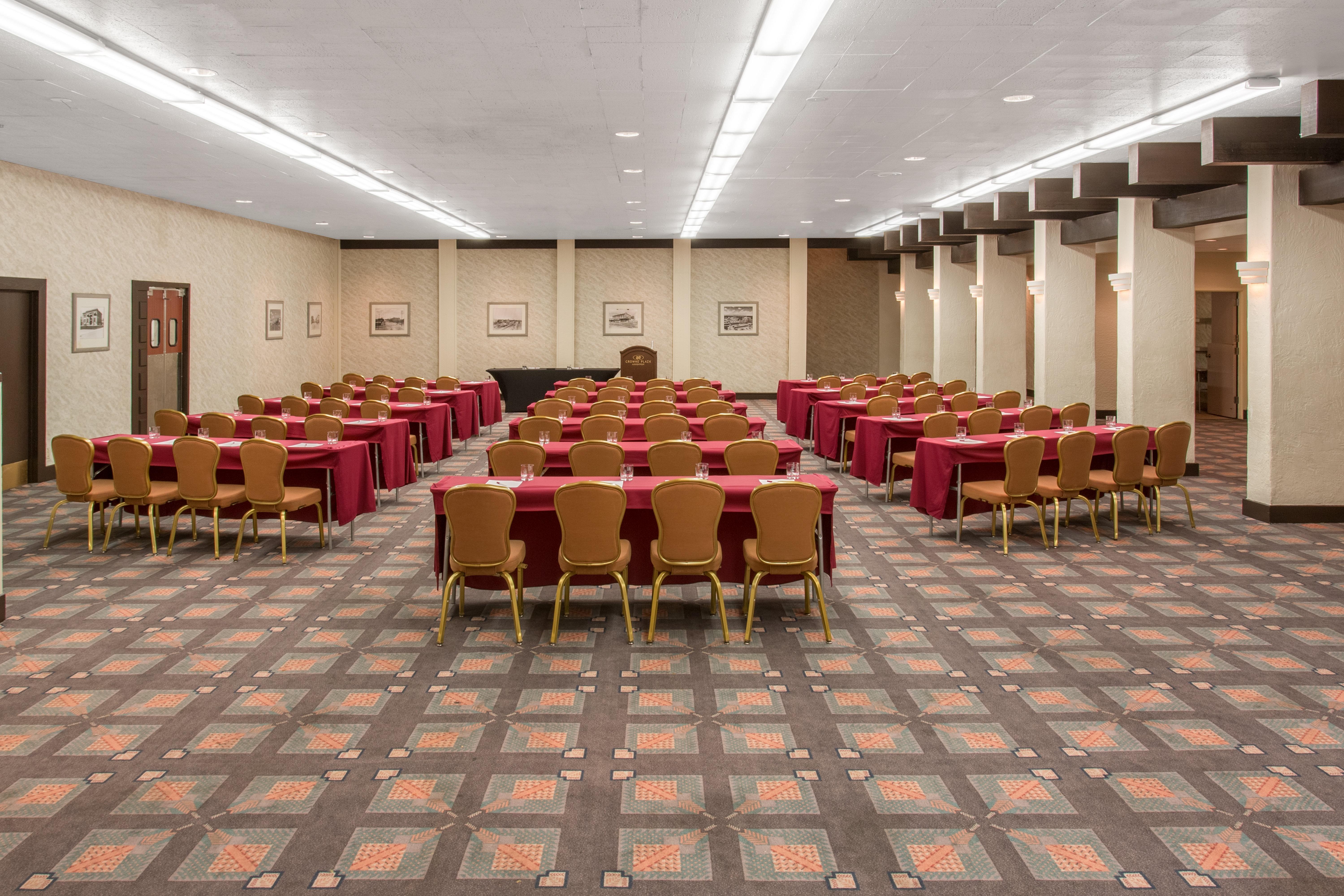 Отель Albuquerque Crowne Plaza By Ihg Экстерьер фото