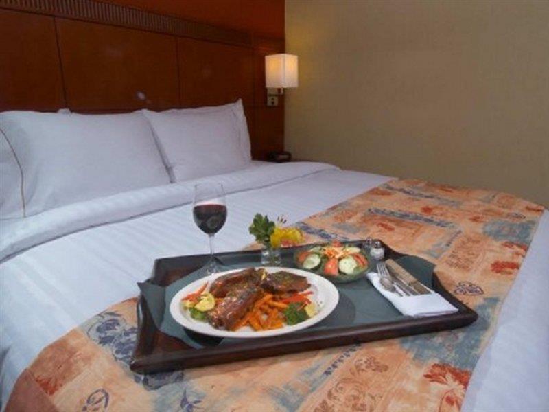 Отель Albuquerque Crowne Plaza By Ihg Номер фото