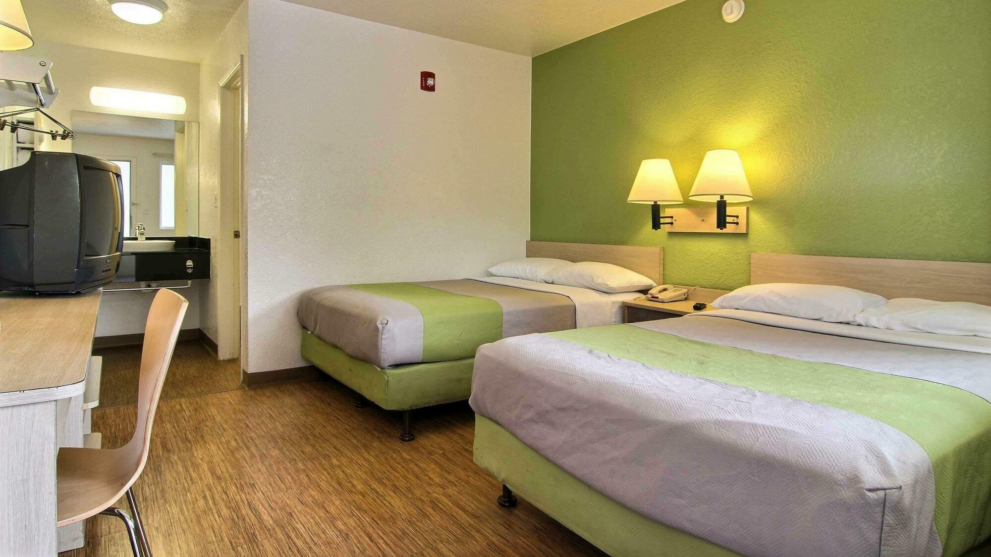 Отель Albuquerque Crowne Plaza By Ihg Экстерьер фото