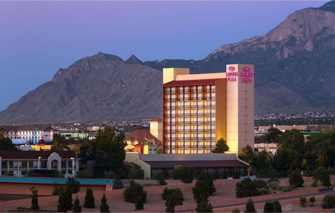 Отель Albuquerque Crowne Plaza By Ihg Экстерьер фото